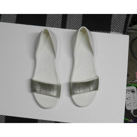 Crocs White Slip On Sandals With Silver Ridged Detail Size 6 - Picture 2 of 5